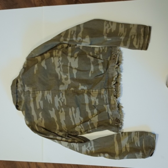 Sanctuary Green Camo Print Cropped Jacket A12 - Picture 6 of 6
